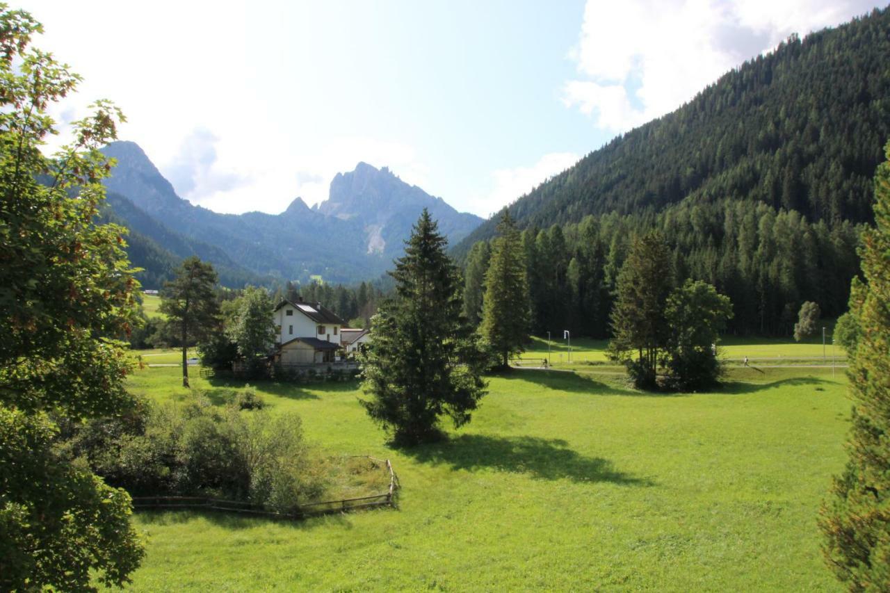 Hotel Garni Bergblick Braies  Exteriér fotografie